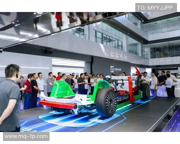 成都滑板队进攻战术解析与滑板热点动态探讨MBA