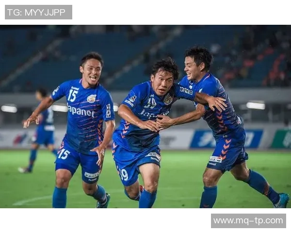 清水鼓动与长崎航海的激烈对决展现日本足球的魅力与激情 清水鼓动与长崎航海的激烈对决展现日本足球的魅力与激情