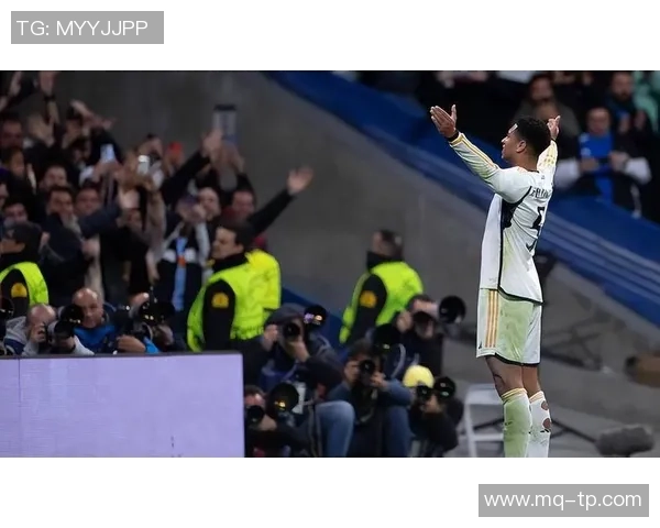 贝林厄姆的崛起：从青训新星到世界足坛的璀璨明珠