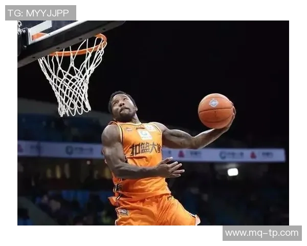 齐麟的崛起之路：从青年才俊到篮球赛场上的璀璨明星